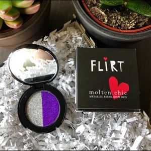 Flirt Italian made eye shadow duo